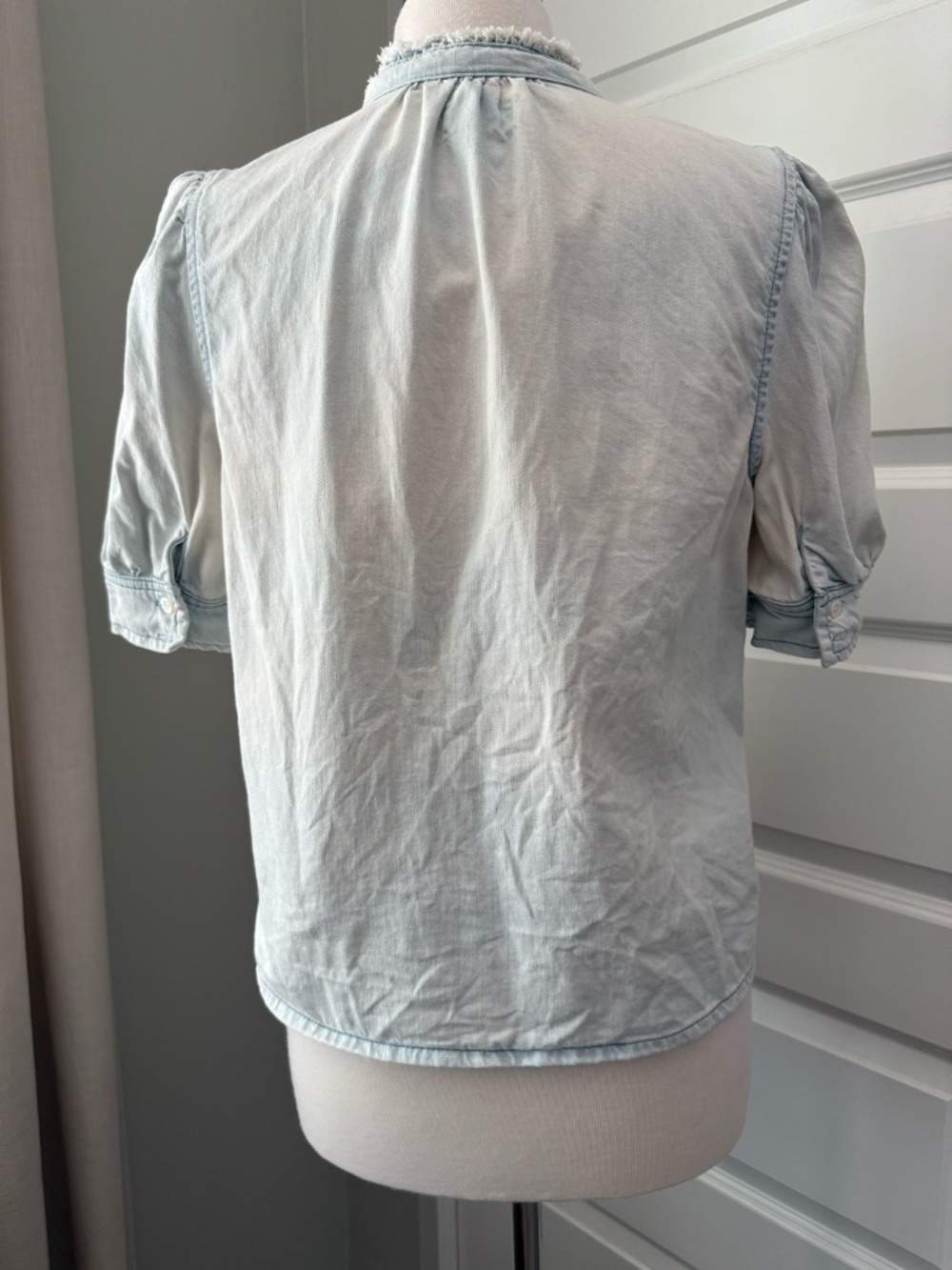 Frame Deep V Ruffle Collar Top : Medium - Picture 7 of 9